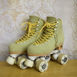 Golden Horse Quad Roller Skates Street Magic Womens Sz 5-5.5 Suede 360 Pivot